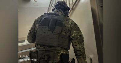 Poszukiwany 40-latek zatrzymany z narkotykami